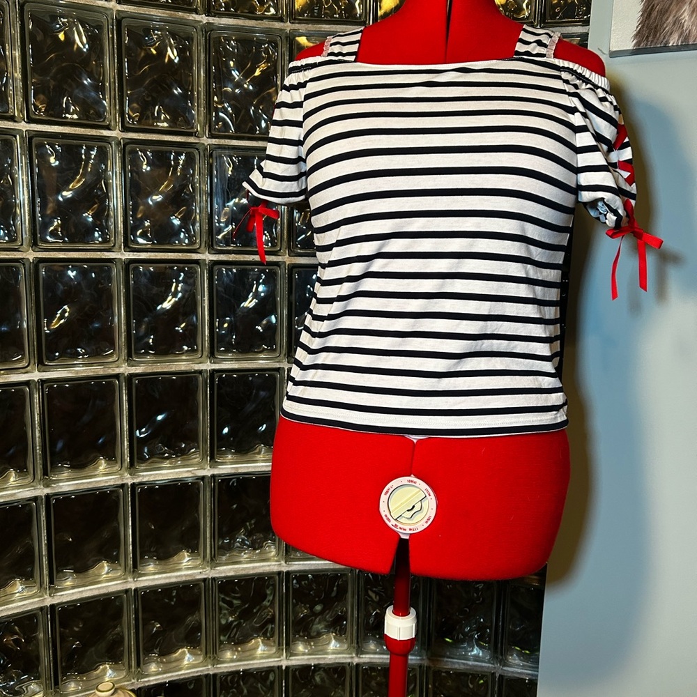 Liz Lisa striped top